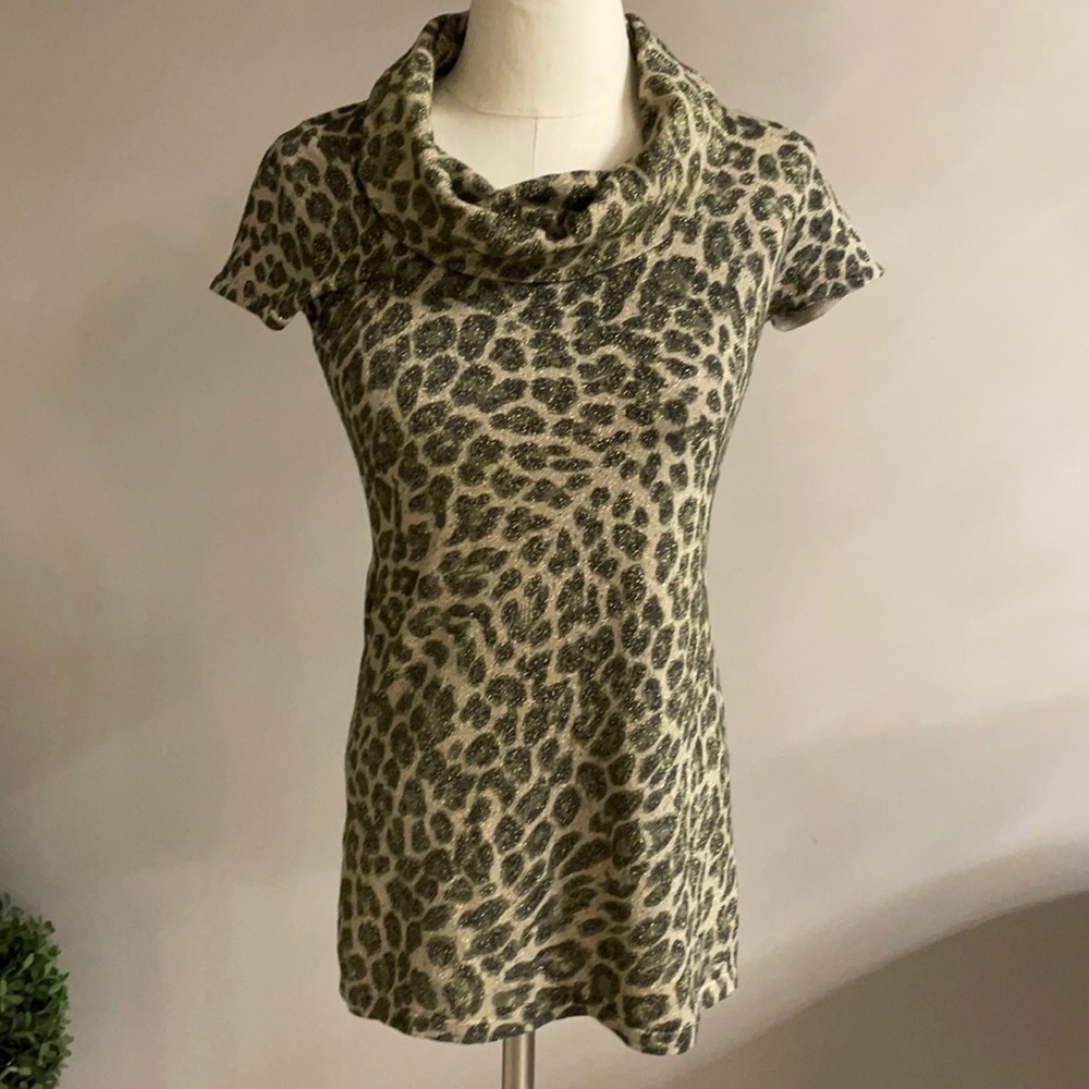 NWOT INC WOMENS STRETCH KNIT METALLIC ANIMAL TOP. Cowl n/l Size S sleeveless